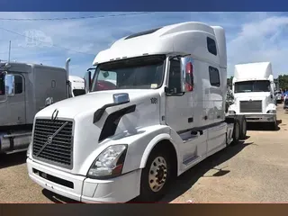 2016 VOLVO VNL64T780