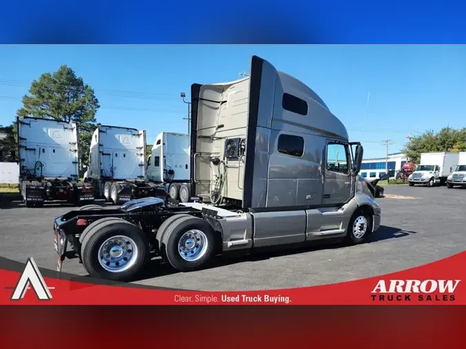 2022 VOLVO VNL760