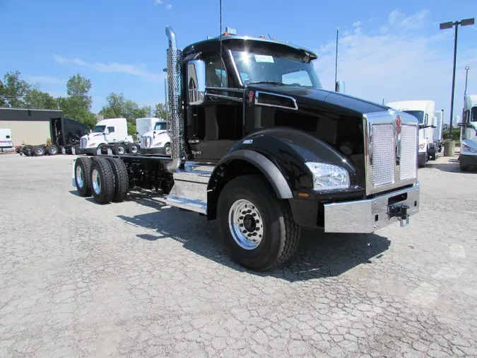 2025 Kenworth T880 Short Hood