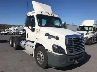 2018 FREIGHTLINER X12564ST