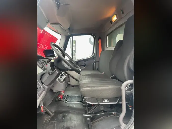 2020 FREIGHTLINER M2 106