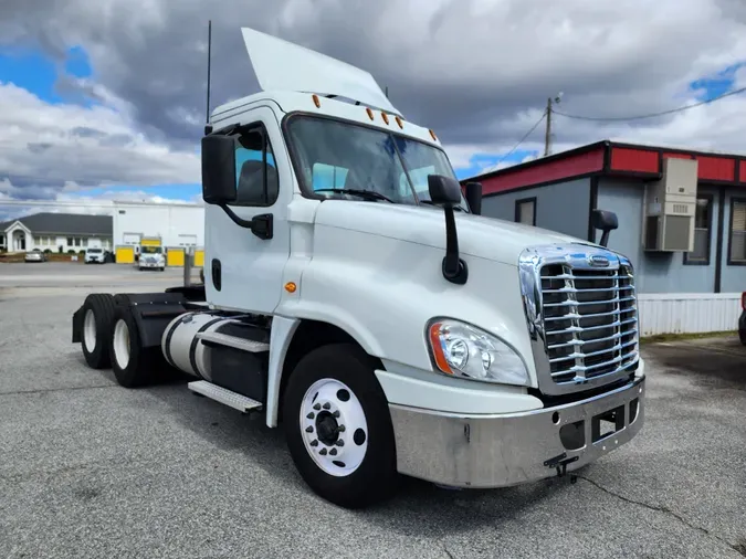 2016 FREIGHTLINER/MERCEDES CASCADIA 125