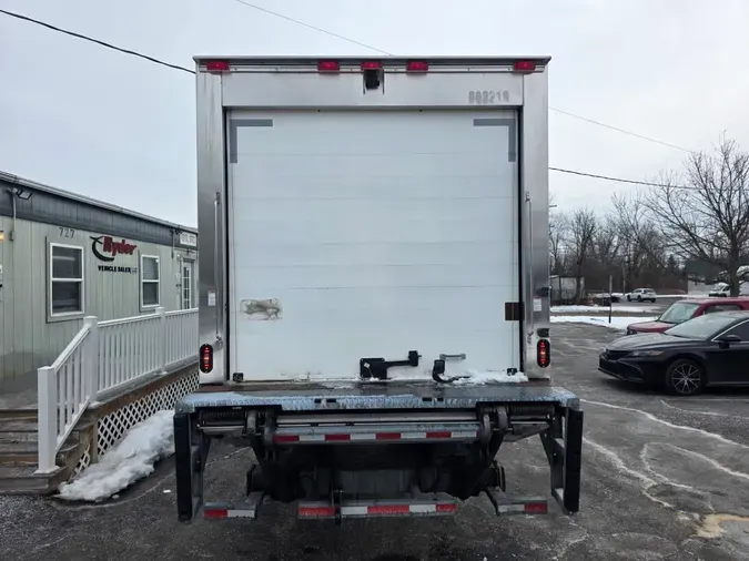 2019 FREIGHTLINER/MERCEDES M2 106