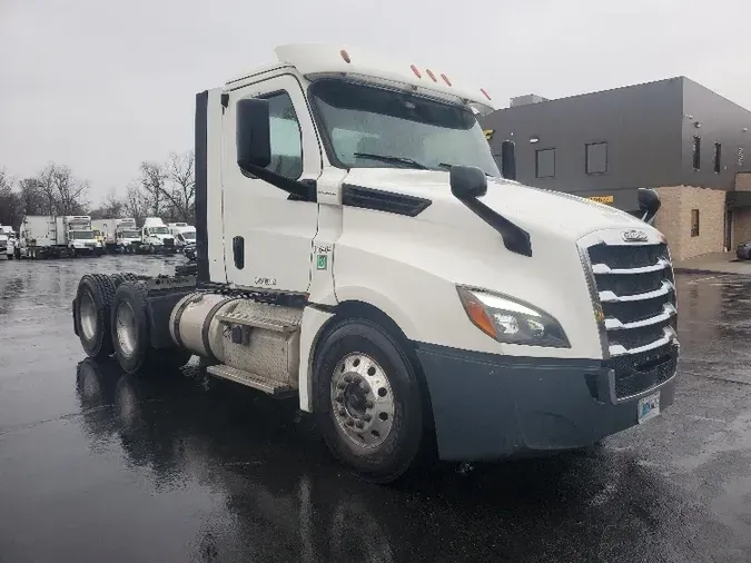 2018 Freightliner T12664ST271225b37021f9128ee2c45418431a9a