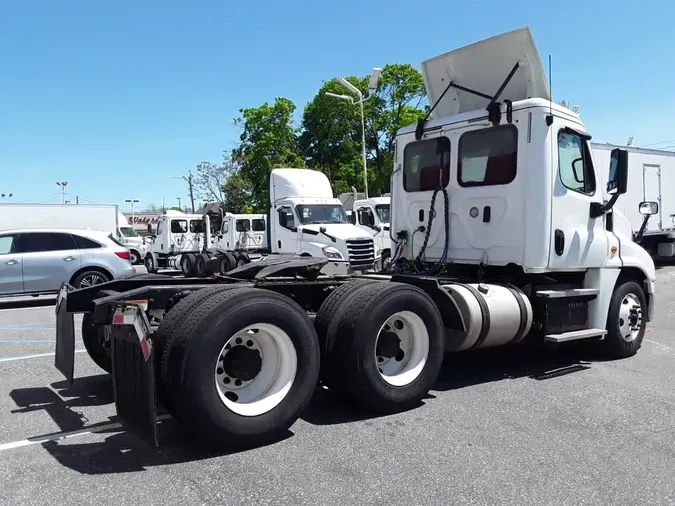 2018 FREIGHTLINER/MERCEDES CASCADIA 125