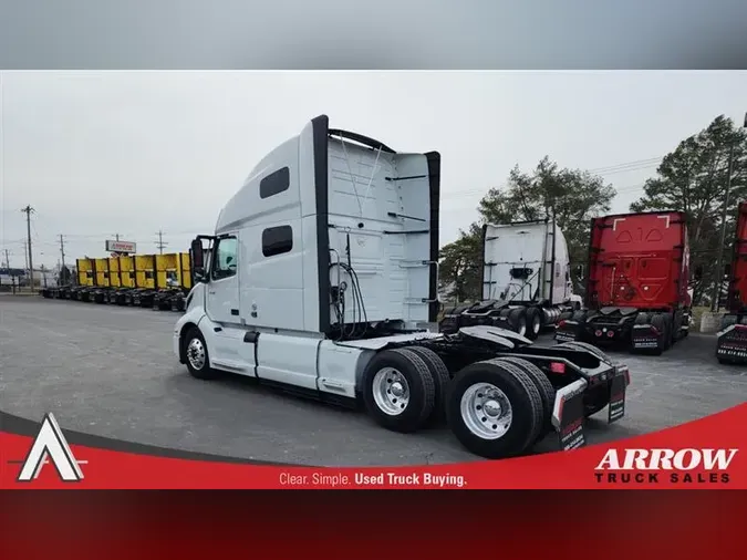 2023 VOLVO VNL760