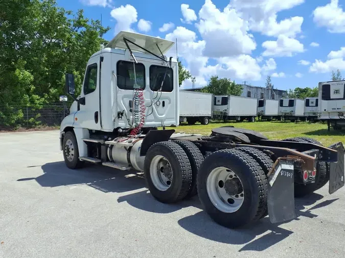 2019 FREIGHTLINER/MERCEDES CASCADIA 125271aaedf57d05fddf85156afaaa2aa6f