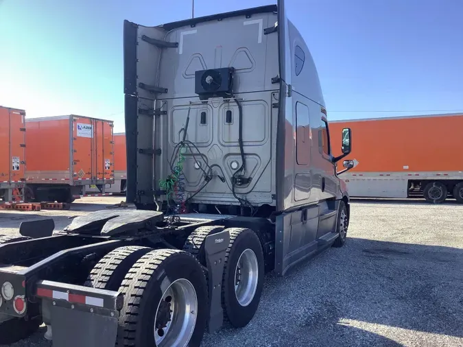 2020 Freightliner Cascadia