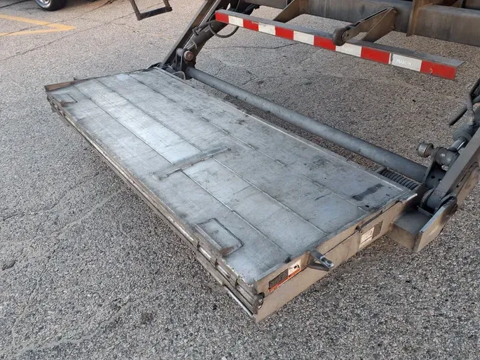 2018 FREIGHTLINER/MERCEDES M2 106271dc265903e3928ebf60d605053188e