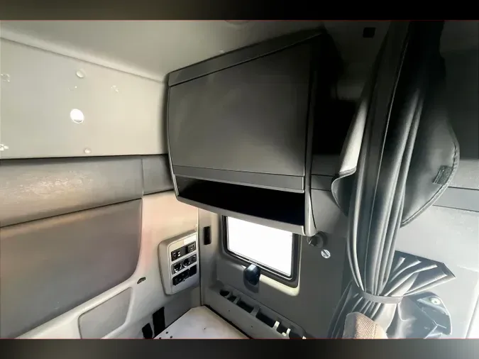2022 INT LT625 6x4