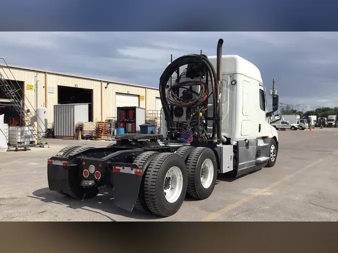 2021 Freightliner Cascadia 126