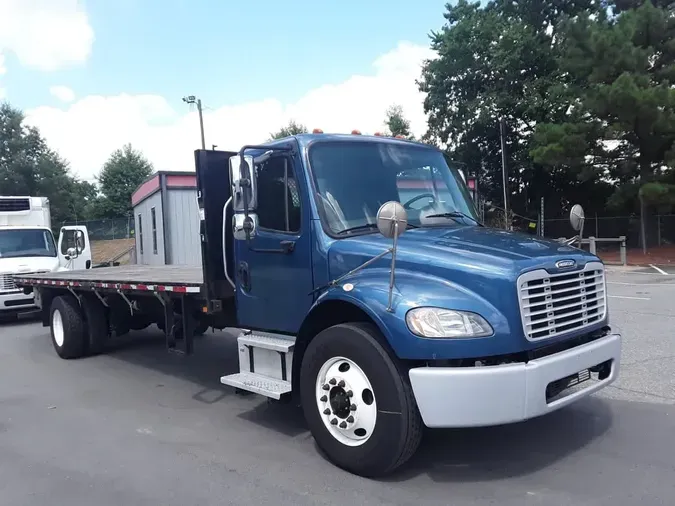 2020 FREIGHTLINER M2 106