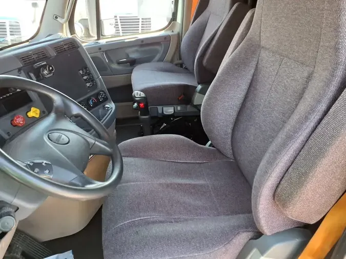 2019 FREIGHTLINER CASCADIA 125