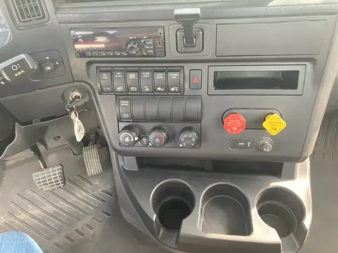 2018 NAVISTAR INTERNATIONAL LT625 DAYCAB T/A