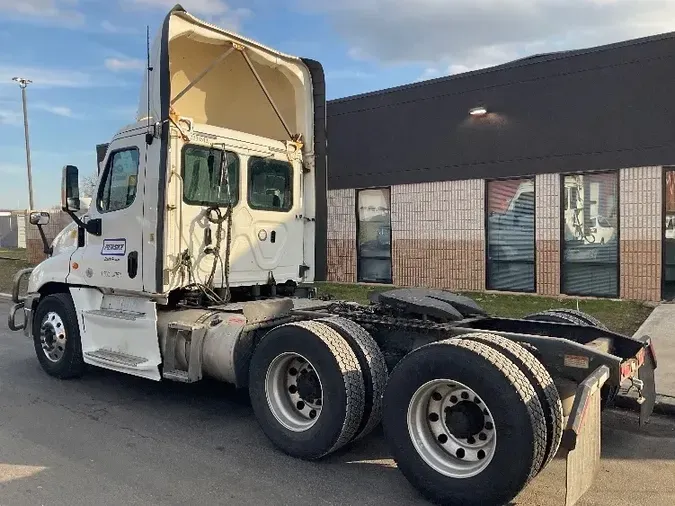 2018 Freightliner X12564ST