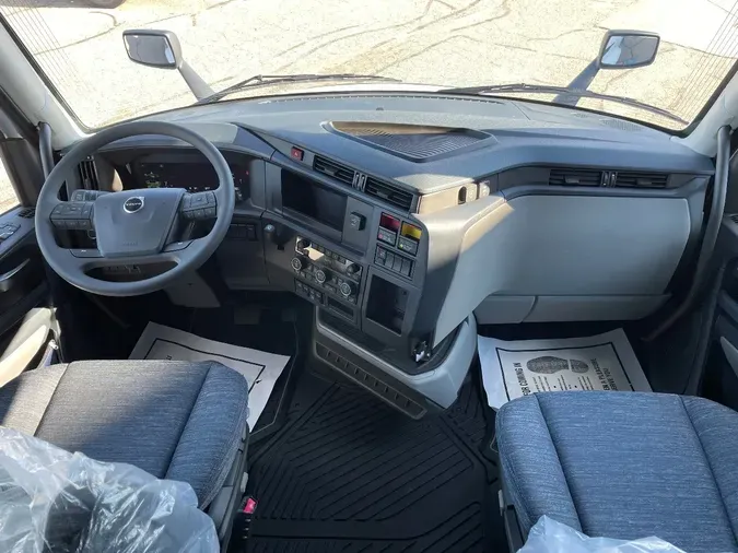 2026 VOLVO VNL64T860