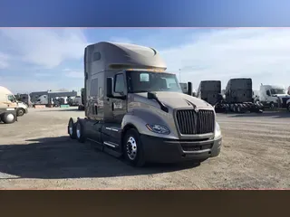 2022 International LT