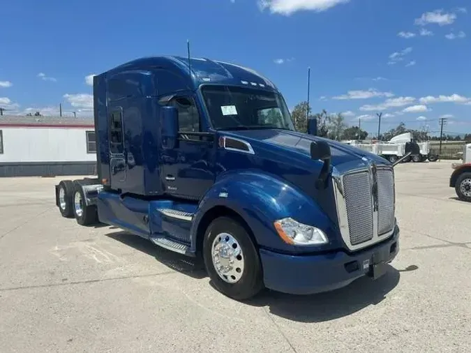 2022 Kenworth T6802733fc77176082a4dc354fb879c694de
