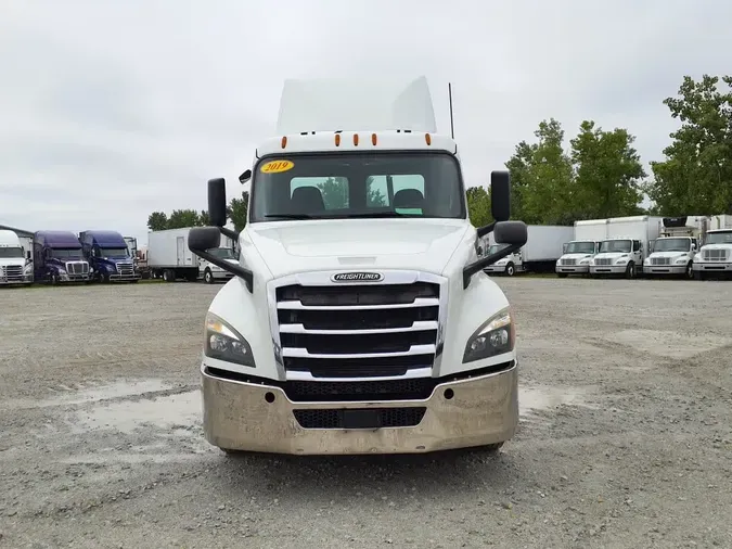 2019 FREIGHTLINER NEW CASCADIA PX12664