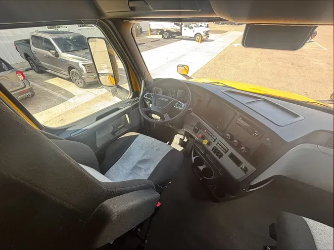 2022 Freightliner Cascadia 126273c8e2e8c4d4acea12cdf2df762bcc8