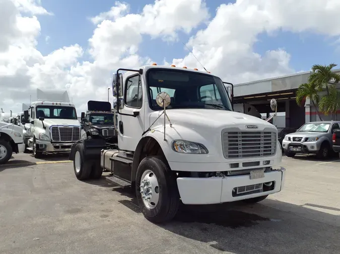 2016 FREIGHTLINER/MERCEDES M2 106