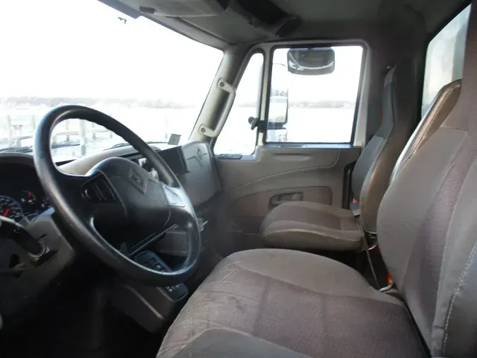 2017 INTERNATIONAL 4300