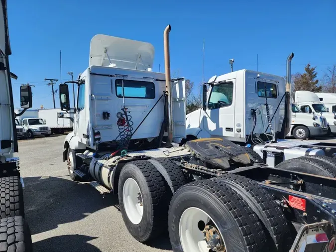 2018 VOLVO VNL64TRACTOR