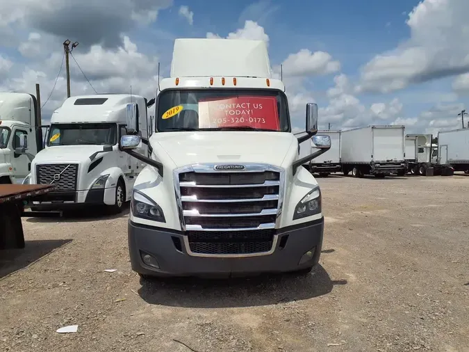 2019 FREIGHTLINER NEW CASCADIA 126