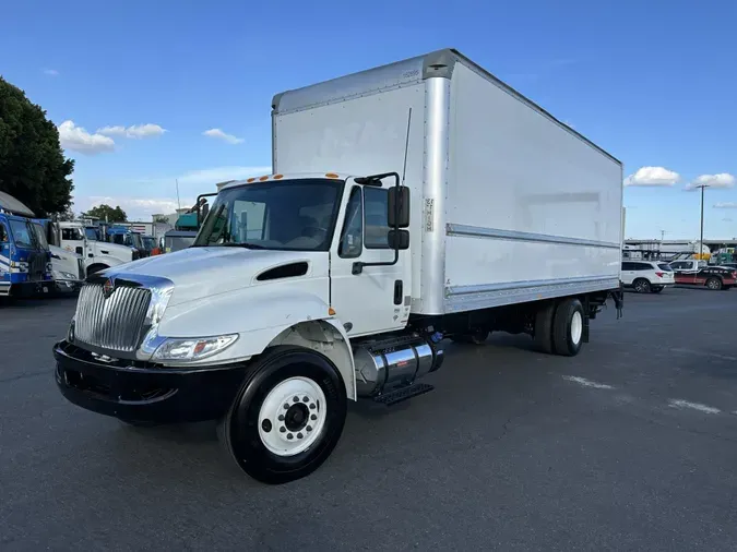 2017 International 4300-4X2