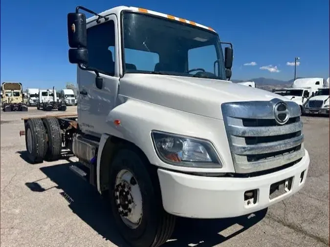 2017 HINO HINO 268