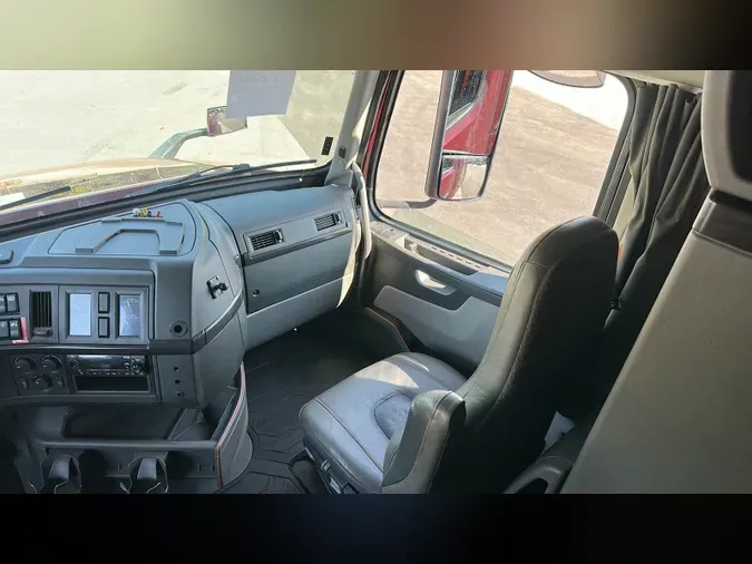 2022 Volvo VNL