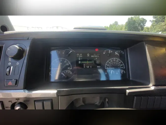 2018 Volvo VNL300