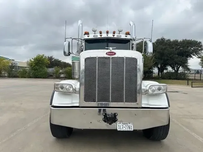 2021 Peterbilt 389