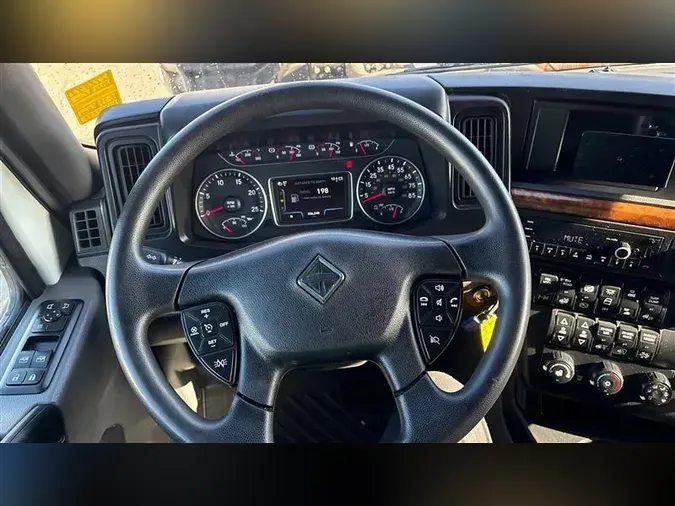 2022 INTERNATIONAL LT