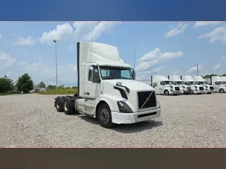 2018 Volvo VNL300