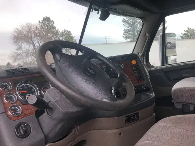 2017 Freightliner X12584ST