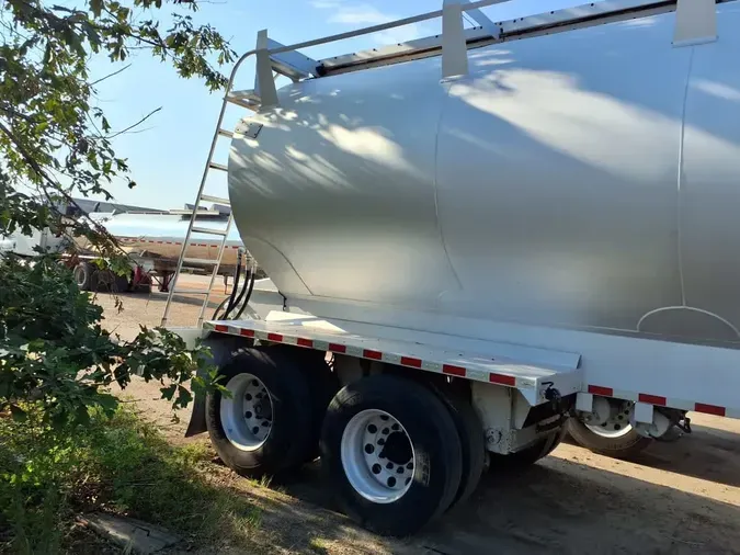 2016 LEDWELL BODY CO 40' TANKER