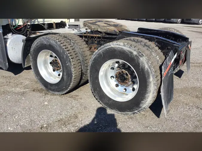 2021 Freightliner Cascadia 126