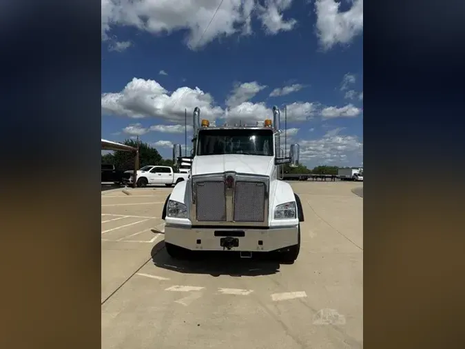 2022 KENWORTH T880