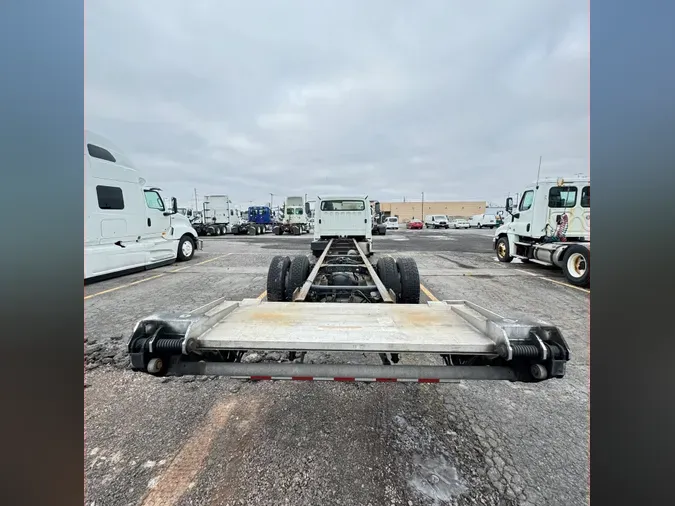 2020 FREIGHTLINER/MERCEDES M2 106