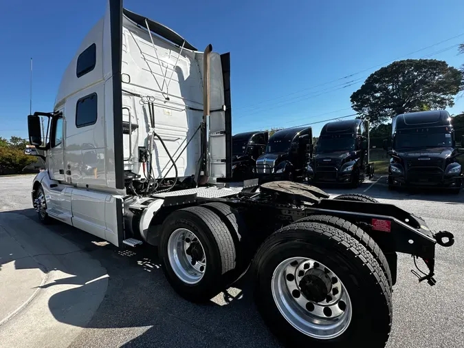 2020 Volvo VNL64T860