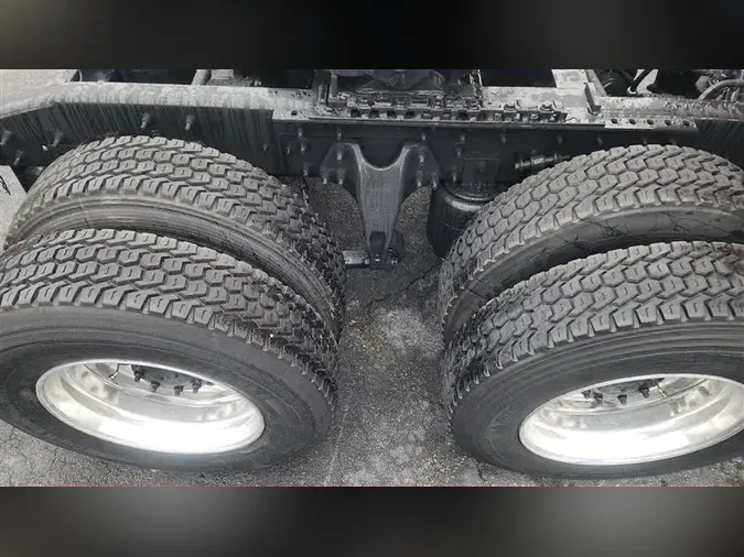 2020 INTERNATIONAL LT