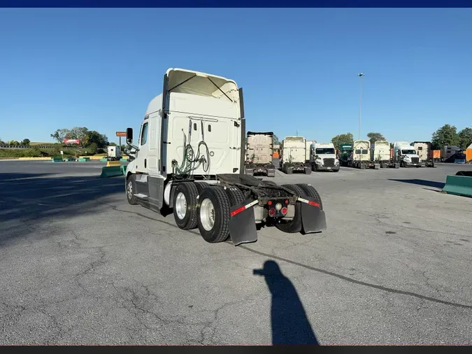 2021 Freightliner Cascadia 126276acd184911a8c2c5b79080f6a8f7dd