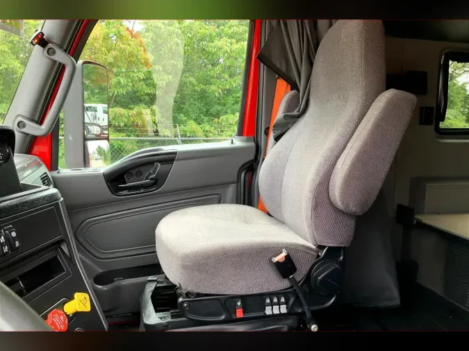 2022 INT LT625 6x4