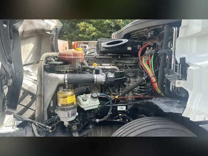 2019 Freightliner Cascadia 126