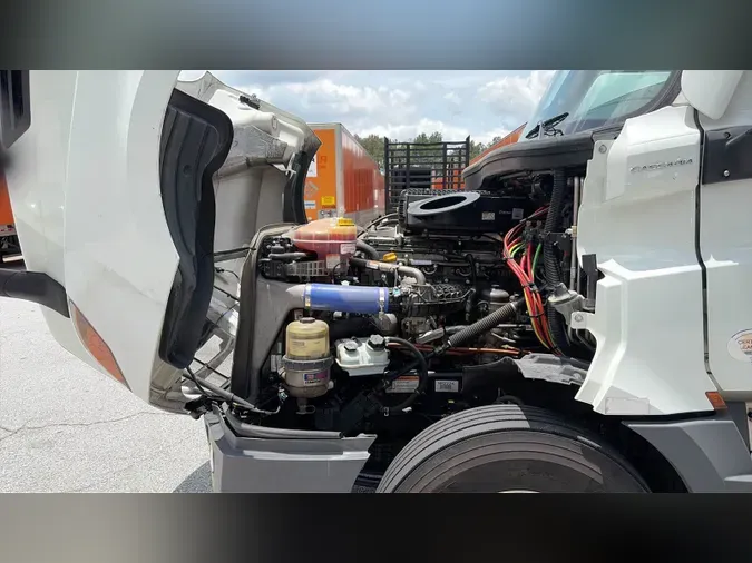 2023 Freightliner Cascadia 126