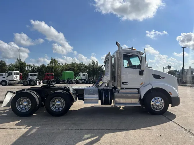 2017 Peterbilt 579