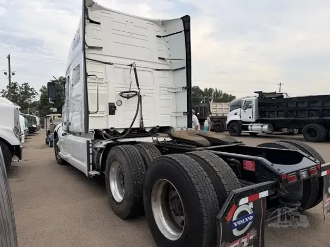 2022 VOLVO VNL64T7602772fe3e837745392cd2dd62f08a4871