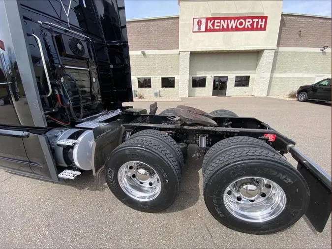 2021 Volvo VNL 860