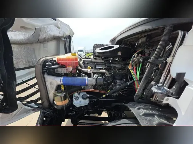 2021 FREIGHTLINER CA126